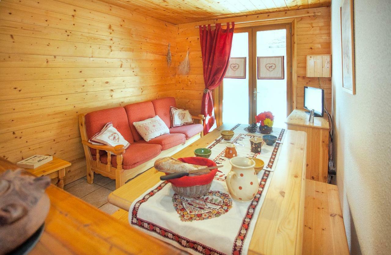 Chalet L'Etagne Бюсон Екстериор снимка